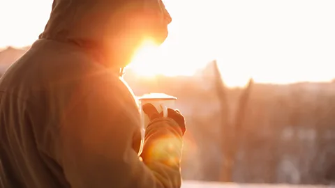 盖蒂图片社：睡前至少八小时避免摄入咖啡因有助于改善睡眠质量，并带来更多奇妙的梦境。（图片来源：盖蒂图片社）