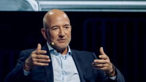 为什么杰夫·贝佐斯在X上发布了一张乌龟的图片？埃隆·马斯克又为什么抨击它？